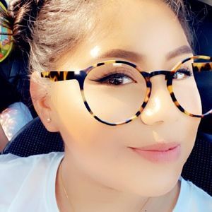 Meet your Posher, Daniela